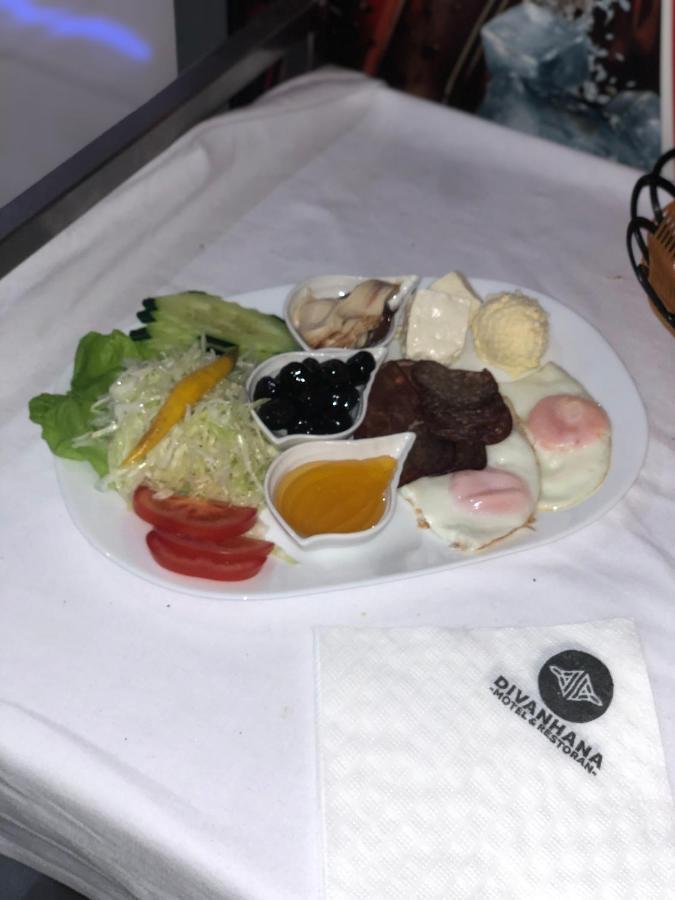 Bed And Breakfast Divanhana Novi Pazar Bagian luar foto