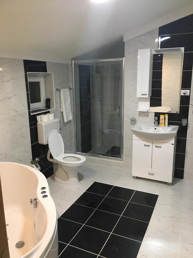 Bed And Breakfast Divanhana Novi Pazar Bagian luar foto