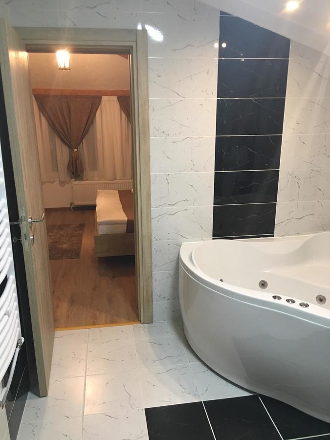 Bed And Breakfast Divanhana Novi Pazar Bagian luar foto
